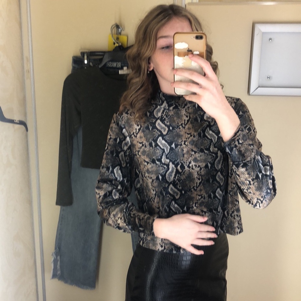 Snake print black and brown ling sleeve t-shirt